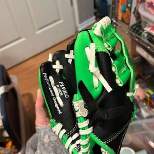 NWOT Rawlings Youth Player Basket Weave Glove